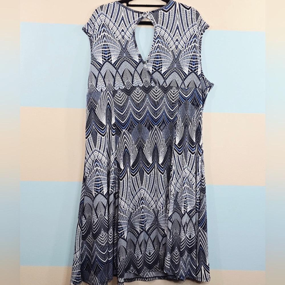 Keren Hart Blue and White Geometric Midi Dress - Picture 5 of 7